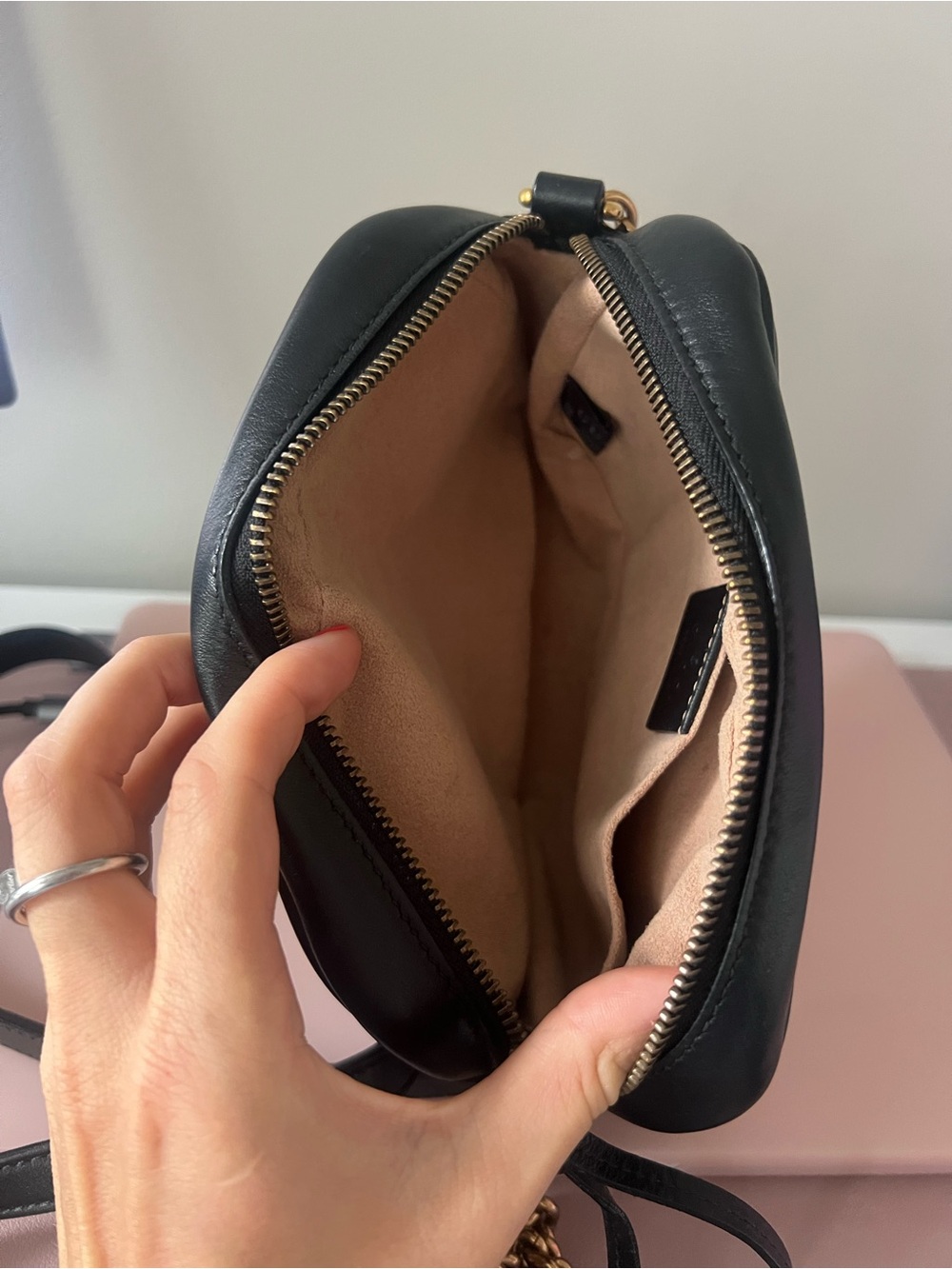 Gucci Marmont Small Camera Bag - Picture 6 of 11